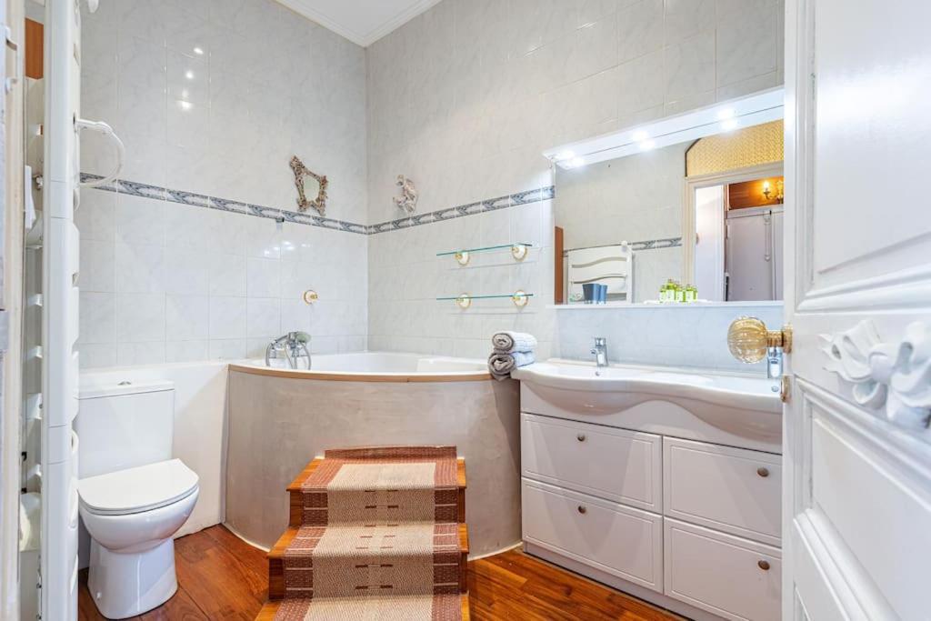 Risso - Comfortable 3 Bedrooms With Balcony Ницца Экстерьер фото