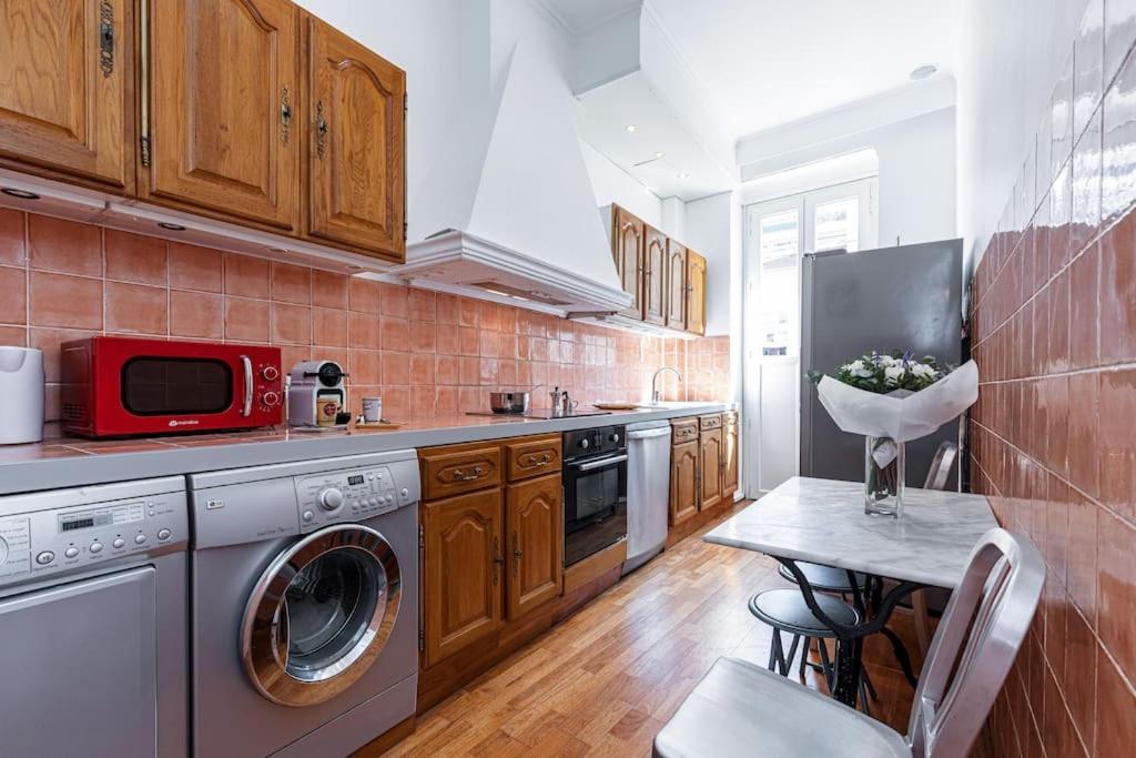 Risso - Comfortable 3 Bedrooms With Balcony Ницца Экстерьер фото