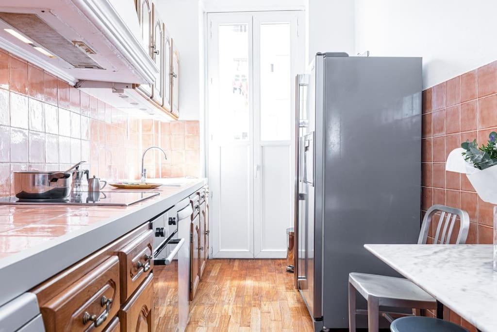 Risso - Comfortable 3 Bedrooms With Balcony Ницца Экстерьер фото
