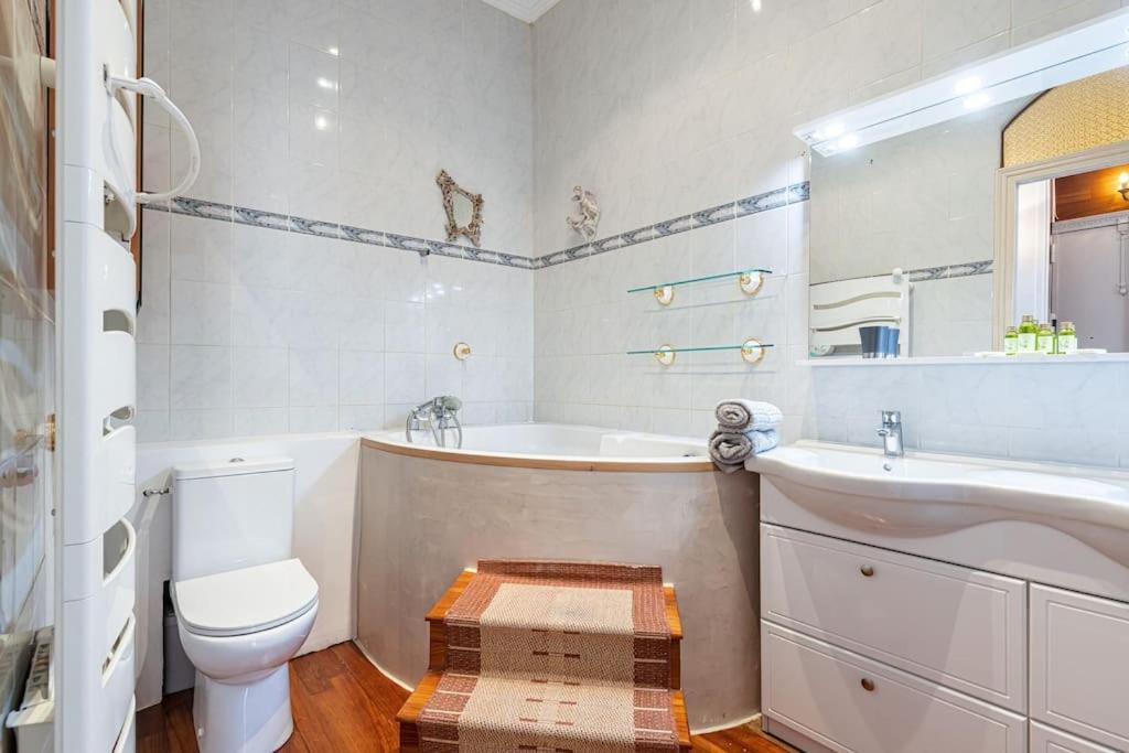 Risso - Comfortable 3 Bedrooms With Balcony Ницца Экстерьер фото