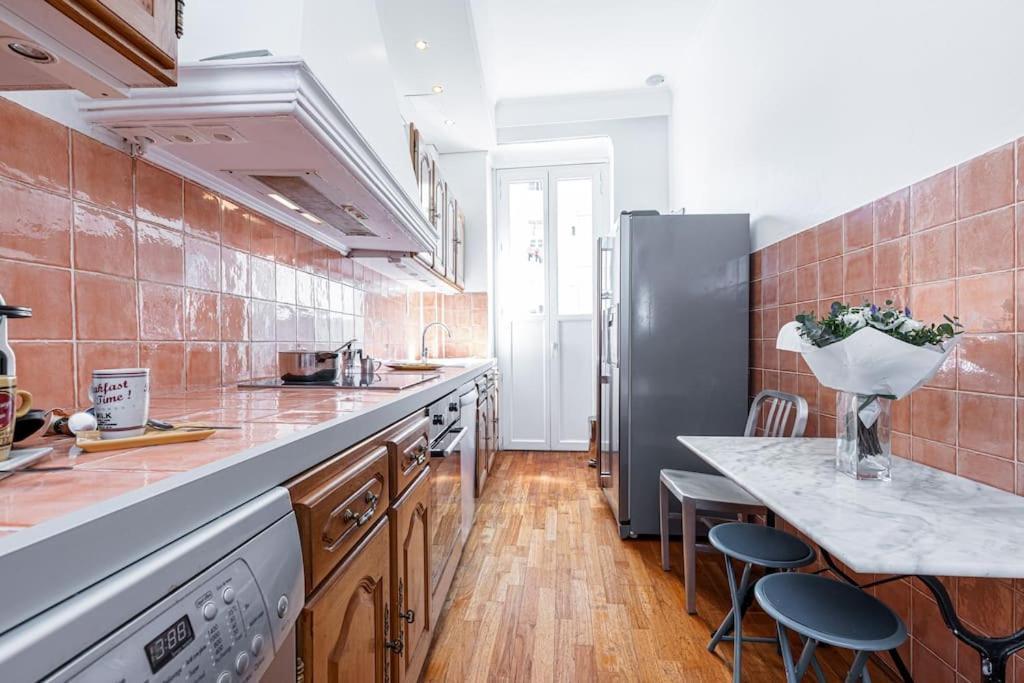 Risso - Comfortable 3 Bedrooms With Balcony Ницца Экстерьер фото